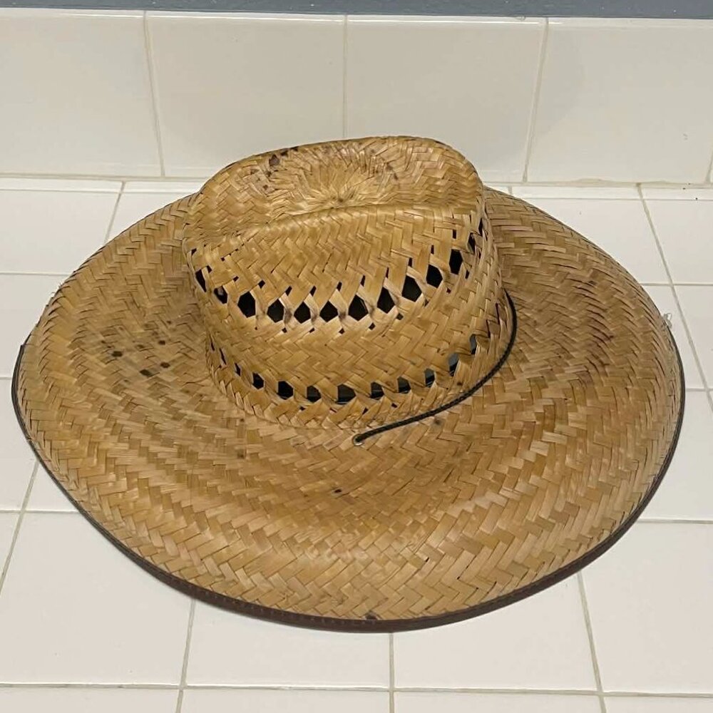 straw hat - Picture 8 of 13